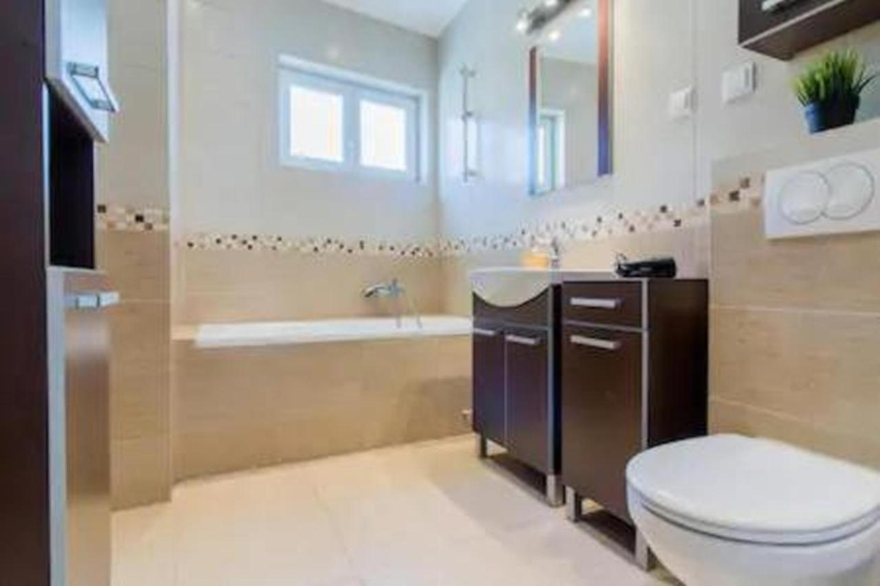 Comfy And Bright - Old Town Apartment คราคูฟ ภายนอก รูปภาพ